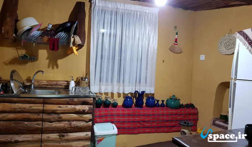 آشپزخانه خصوصی اقامتگاه بوم گردی چوبین - تنکابن - روستای کلیشم
